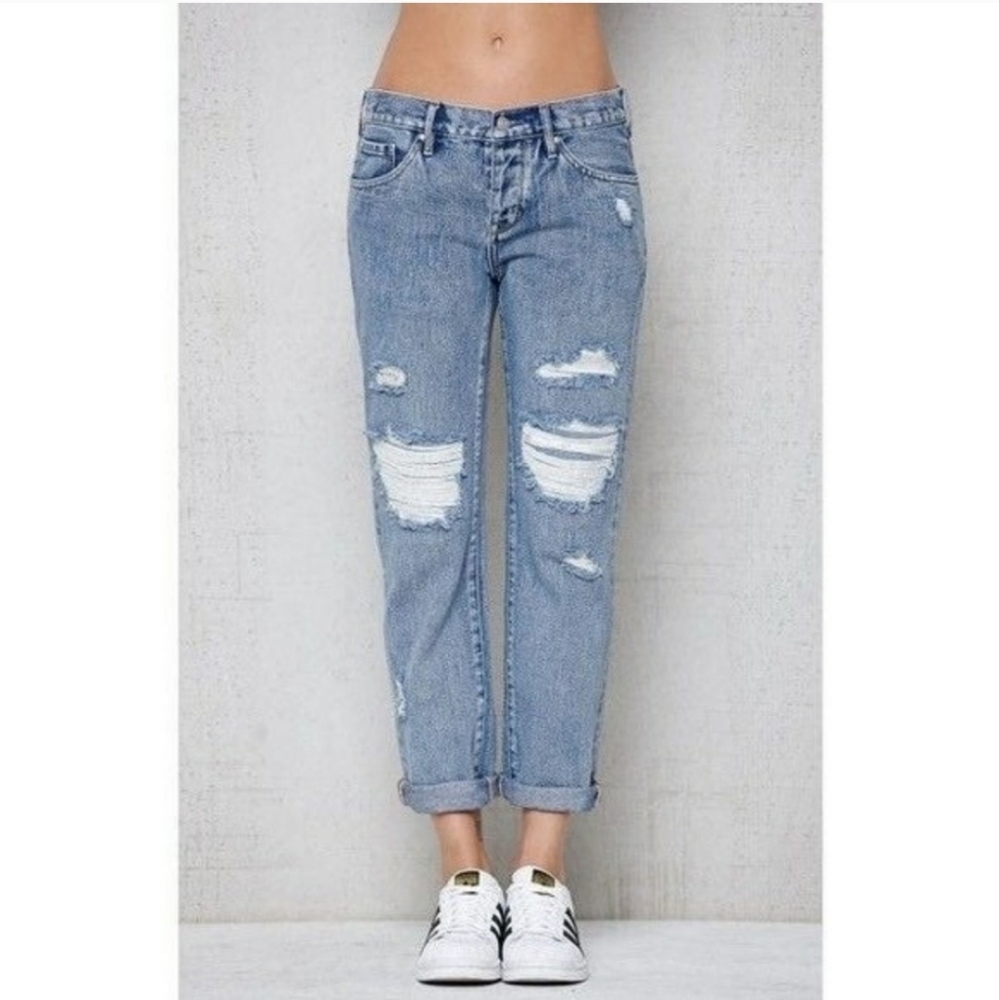 Distressed Boyfriend Jeans